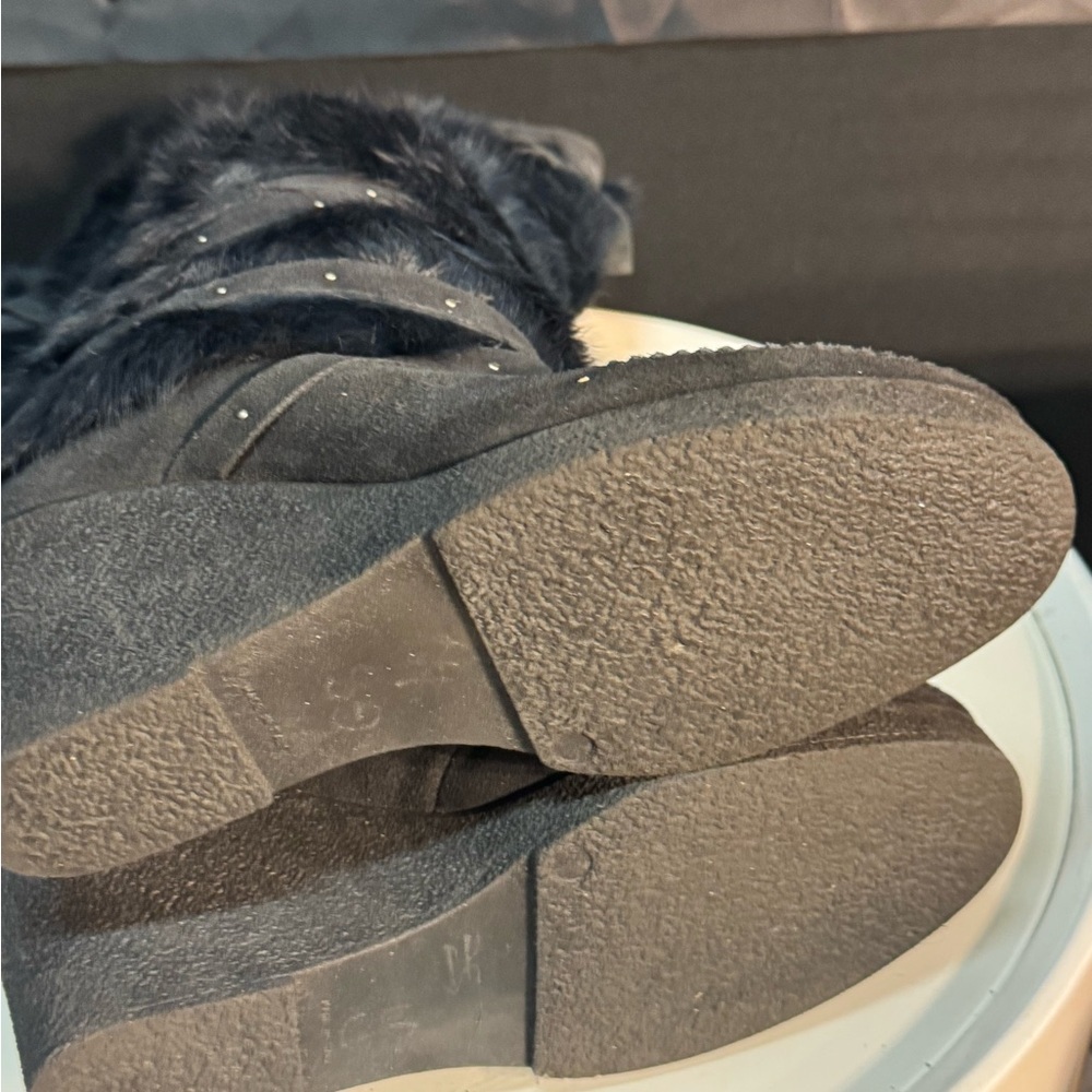 Manitobah Tall Wrap Mukluk boot black suede and rabbit fur sheepskin shearling - Picture 6 of 7